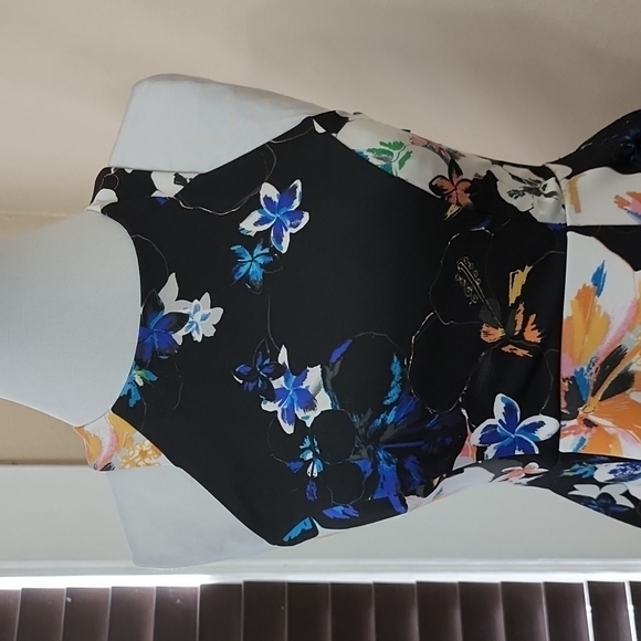 Express floral print dress - Picture 2 of 8